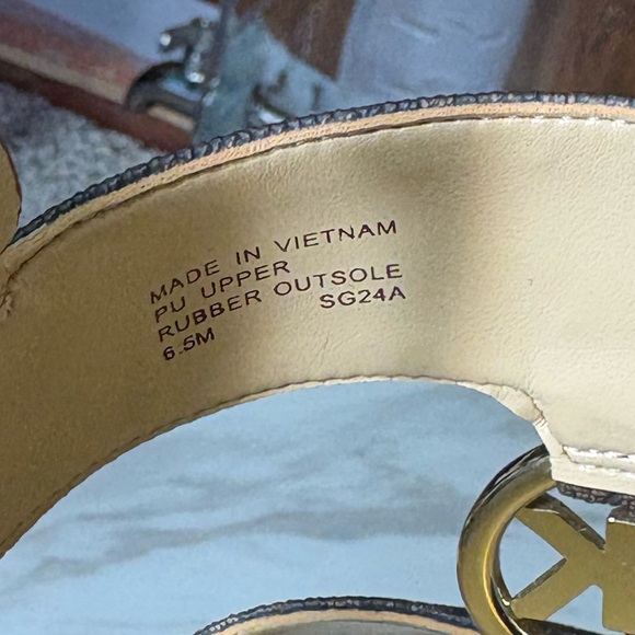 MICHAEL Michael Kors Print Logo Mid Block Heels Sandal Sz 6.5 - Picture 6 of 7